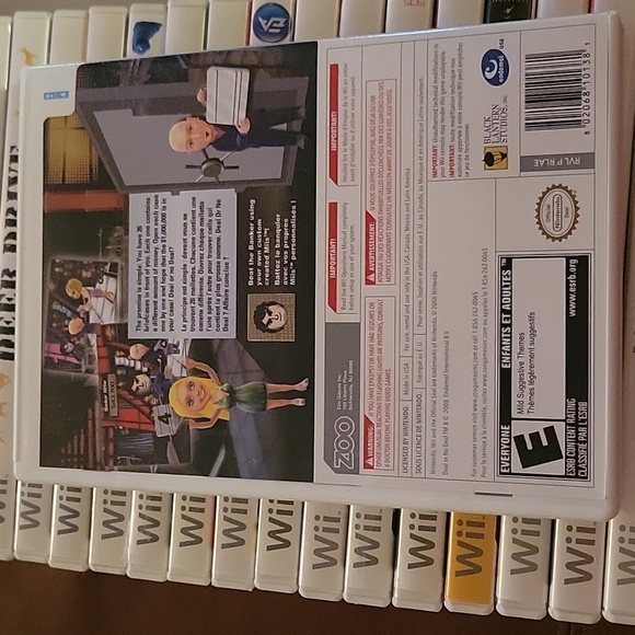 Deal or No Deal - Wii Game No Visable Stratches Original Case & Paper Inserts - Picture 2 of 5